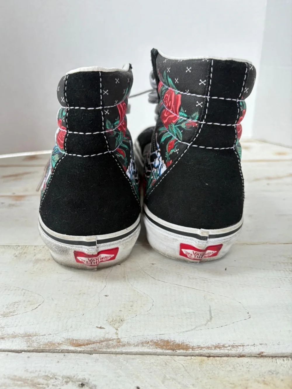 VANS Sk8-Hi Rose Skulls sneakers hi-top punk goth skate sz 9 women 7.5 men suede